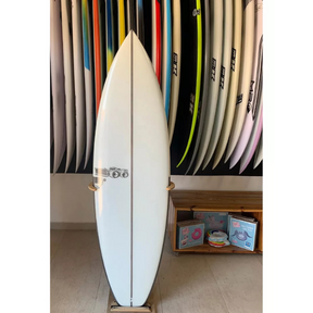 Prancha de Surf JS - Blak Box 3 X Series 5'8" 28,4L