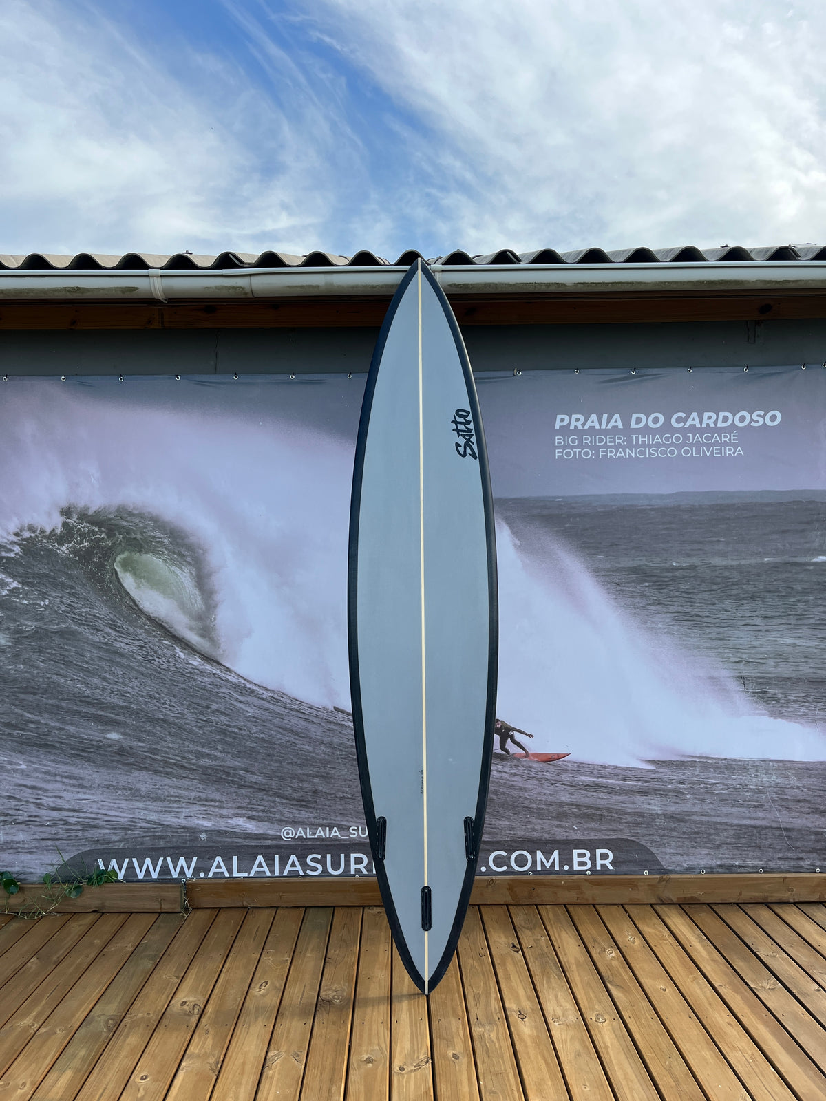 gunzeira de surf de ondas grandes para cardosão laje da jagua na rota do big surf shapper gustavo satto remada