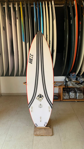 Vista traseira da prancha Index Krown The Key 5'10" 29,7L seminova shortboard