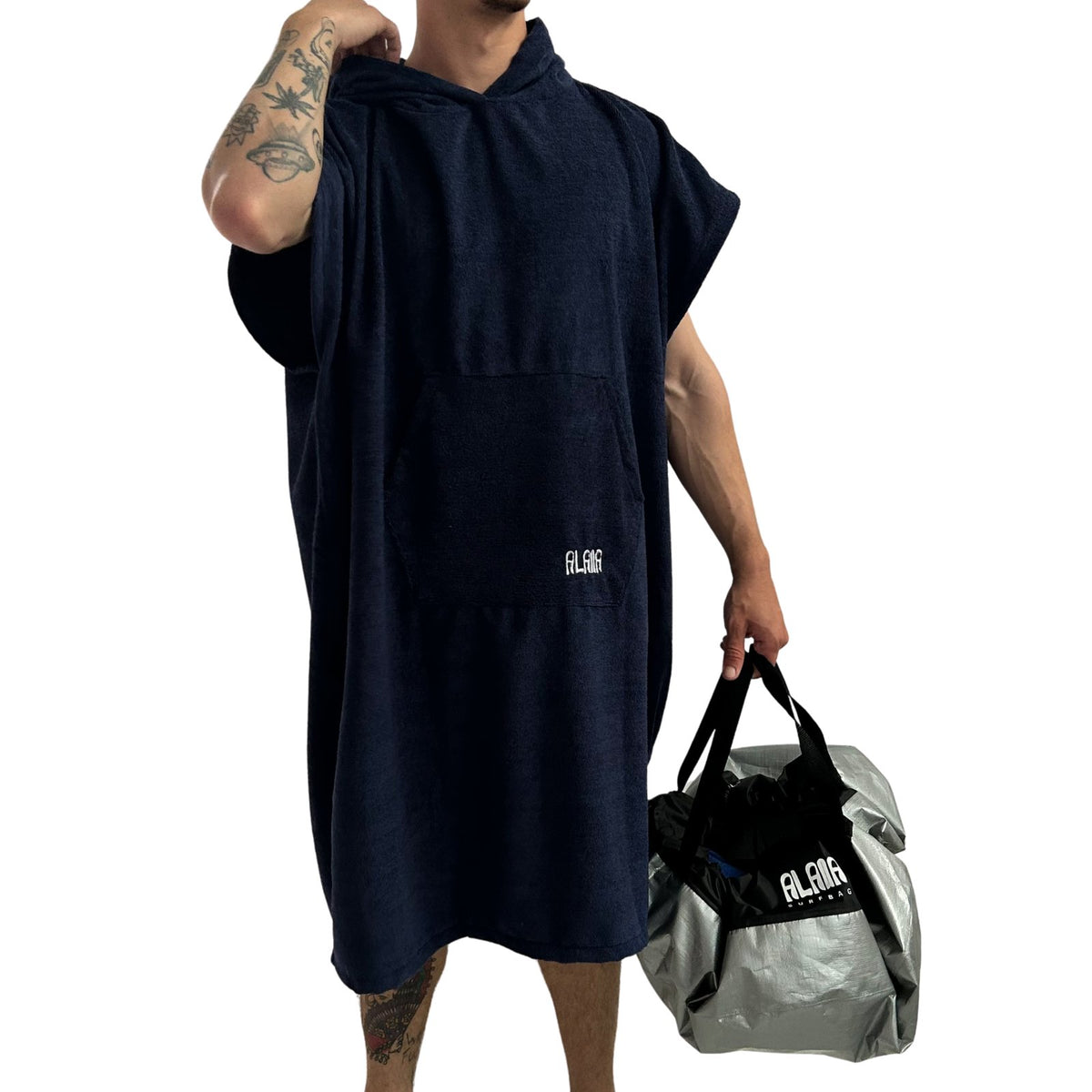 kit para surfistas poncho atoalhado e surfbag para itens molhados